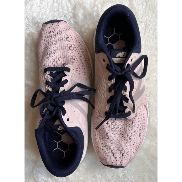 New Balance Shoes - Like New/EUC New Balance Women's Fresh Foam Zante V4 Running Shoe